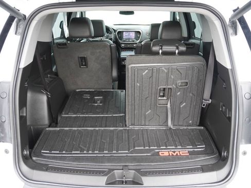 Used 2023 GMC Acadia AT4 w/ Technology Package image 9