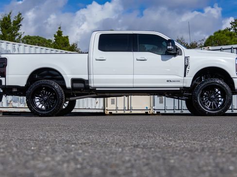 New 2025 Ford F250 Platinum image 3