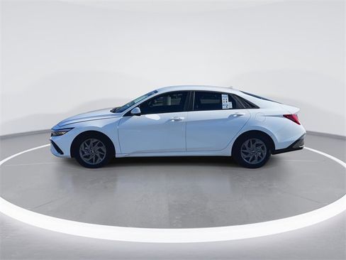 Certified 2025 Hyundai Elantra Blue image 5