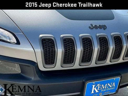Used 2015 Jeep Cherokee Trailhawk w/ Leather Interior Group AWD/4WD image 36