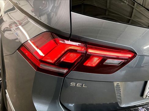 Used 2024 Volkswagen Tiguan SEL R-Line image 31