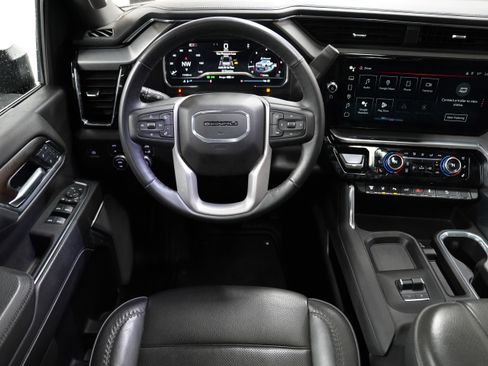 Used 2025 GMC Sierra 2500 Denali image 13