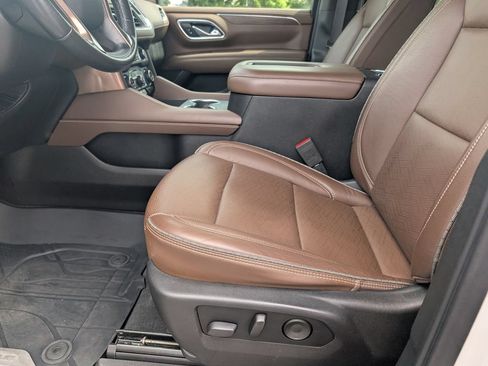 Used 2021 Chevrolet Tahoe High Country w/ Premium Package RWD image 15