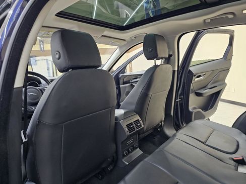 Used 2018 Jaguar F-PACE Premium AWD/4WD image 28