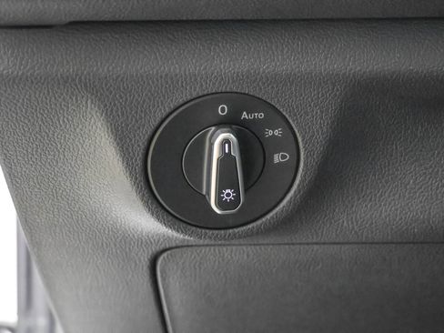 Used 2024 Volkswagen Jetta SE w/ Panoramic Sunroof Package FWD image 23