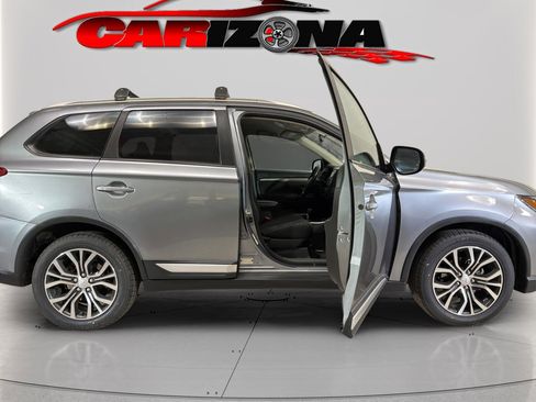 Used 2017 Mitsubishi Outlander SE FWD image 14