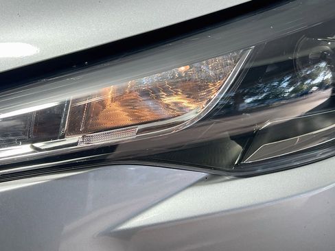 Used 2022 Toyota Corolla Cross L FWD image 12