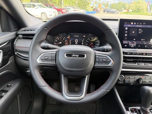 Used 2024 Jeep Compass Trailhawk AWD/4WD image 14