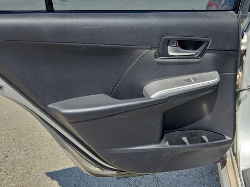 Used 2013 Toyota Camry SE FWD image 15
