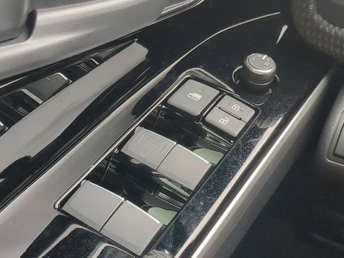 New 2025 Toyota bZ4X AWD image 30