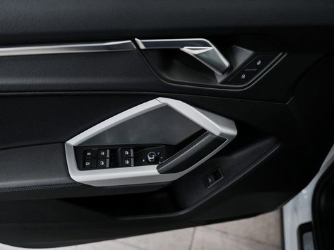 Used 2025 Audi Q3 2.0T Premium image 12