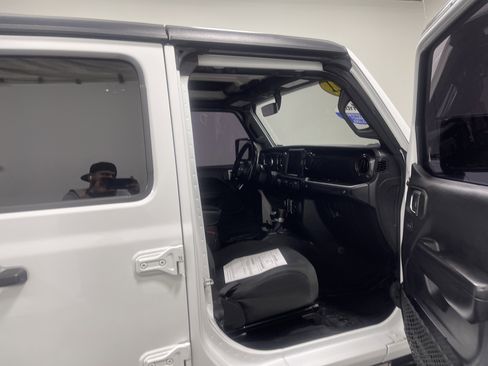 Used 2021 Jeep Wrangler Unlimited Sport image 26