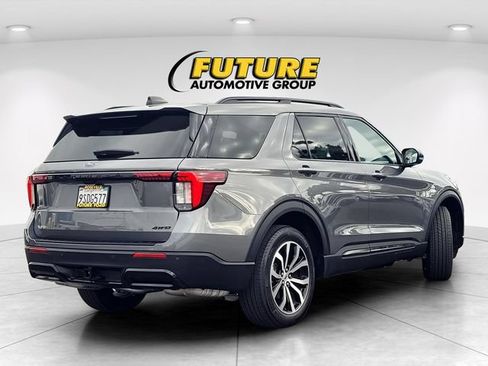 Certified 2025 Ford Explorer ST-Line AWD/4WD image 4