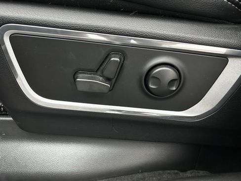 Used 2022 RAM 1500 Laramie image 10