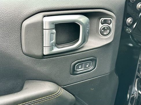 Used 2024 Jeep Wrangler Sahara image 17