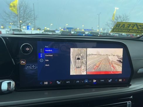 New 2026 Chevrolet Traverse LT w/ Midnight/Sport Edition image 18