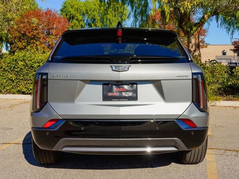 New 2026 Cadillac Optiq Sport 2 image 8