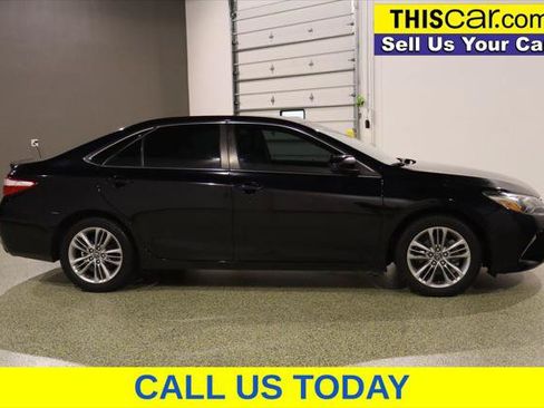 Used 2017 Toyota Camry SE FWD image 9