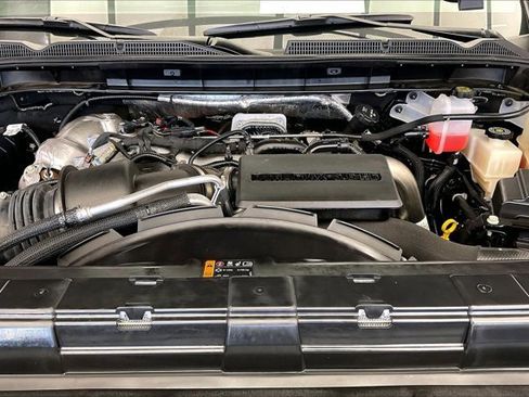 Used 2025 GMC Sierra 3500 AT4 w/ AT4 Premium Plus Package image 9