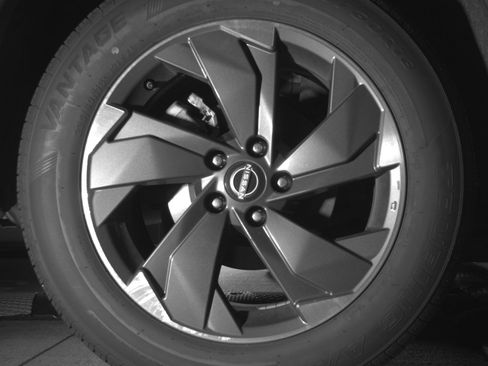 Used 2025 Nissan Rogue SV image 15