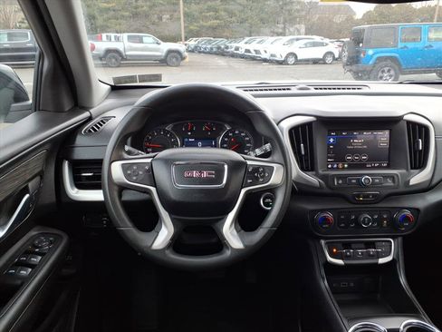 Used 2022 GMC Terrain SLE w/ Driver Convenience Package image 15
