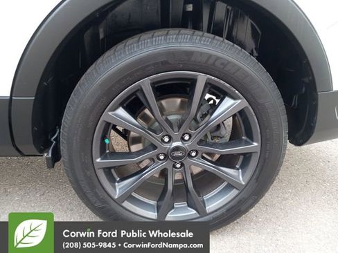 Used 2018 Ford Explorer XLT w/ Equipment Group 202A image 31