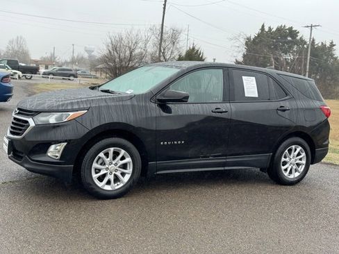 Used 2019 Chevrolet Equinox LS w/ LS Convenience Package image 3