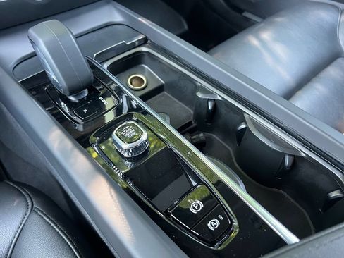Certified 2025 Volvo S60 B5 Core AWD/4WD image 18
