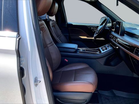 Used 2020 Lincoln Aviator Grand Touring w/ Elements Package Plus AWD/4WD image 11