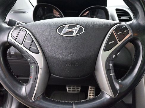 Used 2013 Hyundai Elantra GT w/ Style Pkg FWD image 16