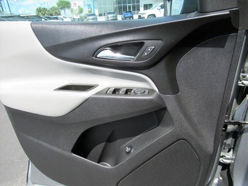 Certified 2023 Chevrolet Equinox LT FWD image 16