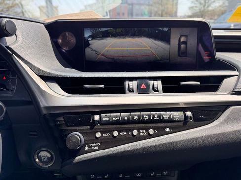 Used 2019 Lexus ES 350 Ultra Luxury FWD image 15