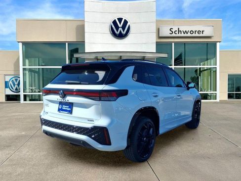 New 2026 Volkswagen Tiguan SE R-Line image 4