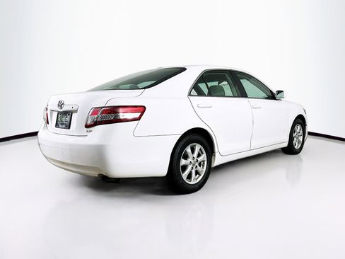 Used 2011 Toyota Camry LE w/ LE Extra-Value Pkg image 9