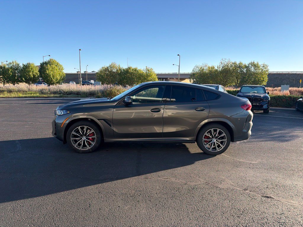 Used 2024 BMW X6 xDrive40i w/ Executive Package AWD/4WD image 2