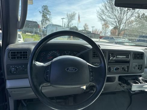 Used 2004 Ford F250 XLT image 11
