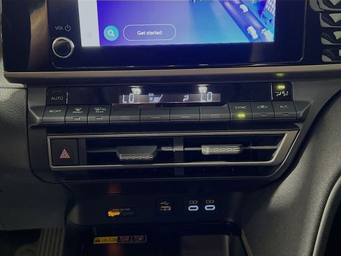 Used 2025 Toyota Camry LE w/ Convenience Package image 26