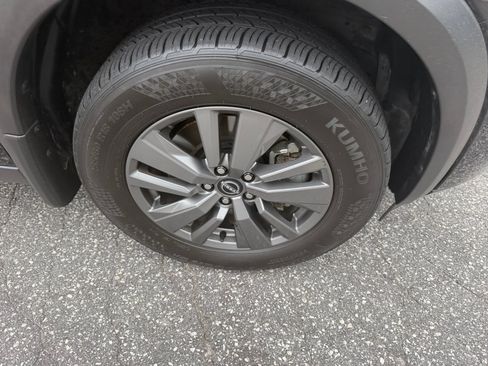 Certified 2025 Nissan Pathfinder SV FWD image 25