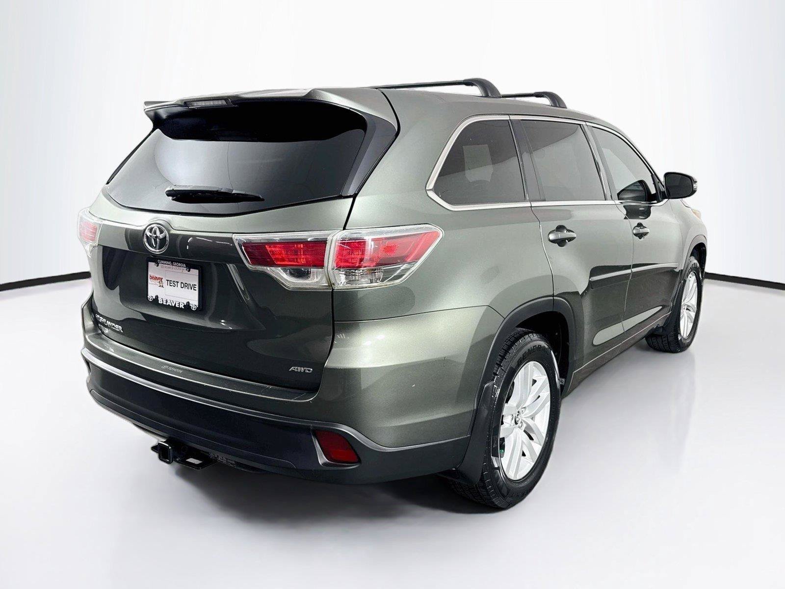Used 2016 Toyota Highlander LE AWD/4WD image 2