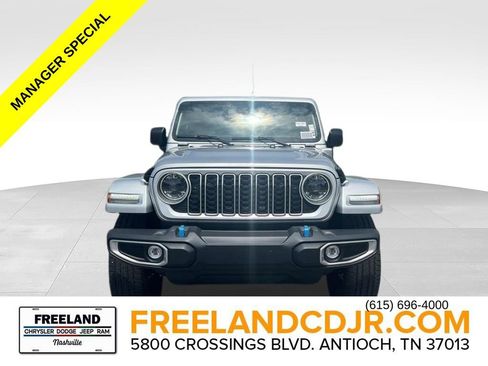 Used 2024 Jeep Wrangler Unlimited Sahara AWD/4WD image 2