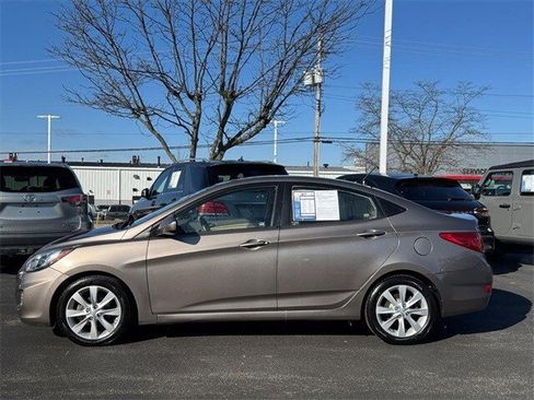Used 2013 Hyundai Accent GLS w/ Premium Pkg image 3