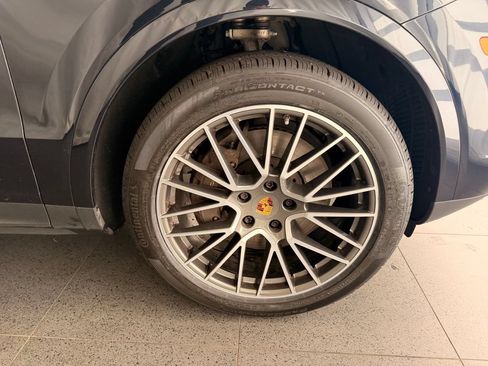 Certified 2021 Porsche Cayenne AWD/4WD image 10
