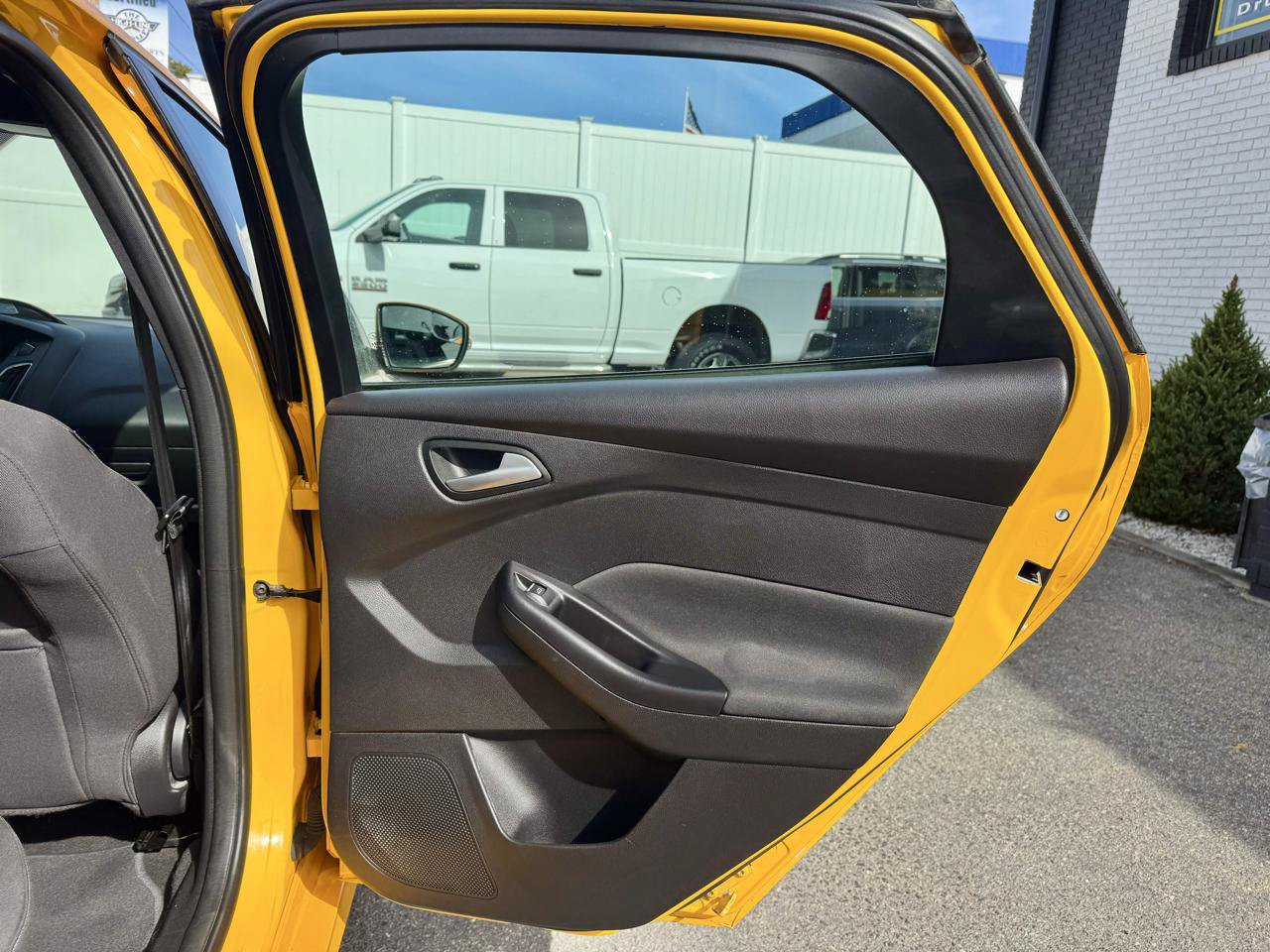Used 2015 Ford Focus ST FWD image 19