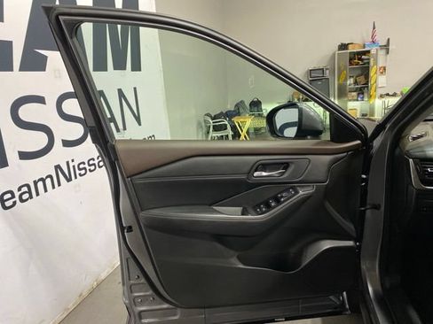 Certified 2023 Nissan Rogue SV w/ SV Premium B Package AWD/4WD image 9