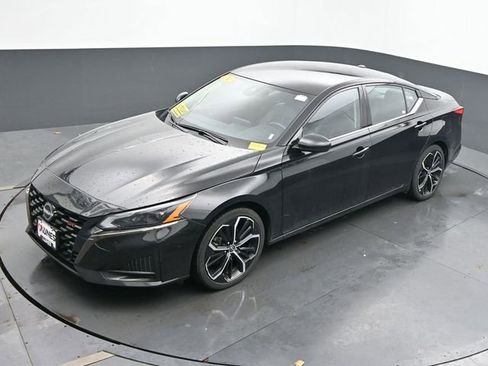 Used 2024 Nissan Altima 2.5 SR image 37