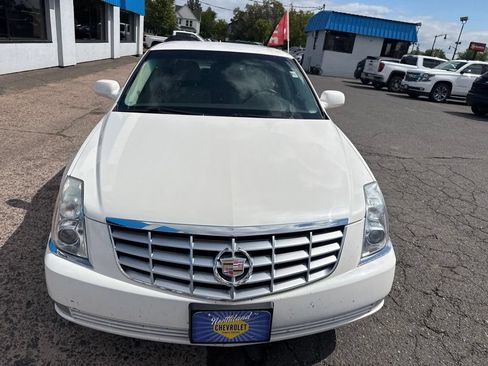 Used 2010 Cadillac DTS FWD image 4