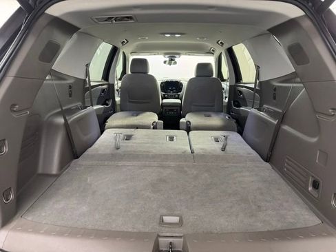 Used 2020 Chevrolet Traverse LT image 38