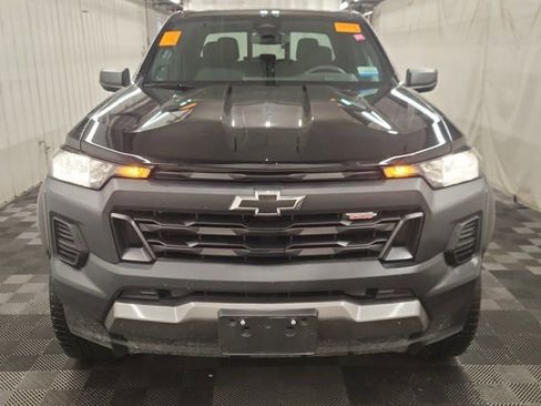 Used 2024 Chevrolet Colorado Trail Boss image 2