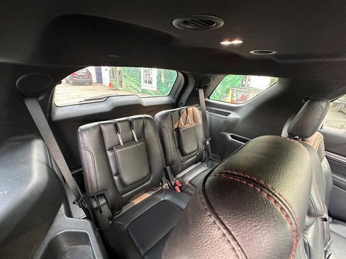 Used 2019 Ford Explorer Sport AWD/4WD image 12