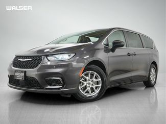 Used 2023 Chrysler Pacifica Touring-L FWD video 1